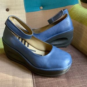 Fly London Mousse Mary Jane Shoes, size EUR 38 blue (US 7.5-8)